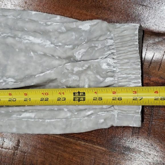 Victoria's Secret Crushed Velvet Super Soft joggers Size Medium - Picture 6 of 8